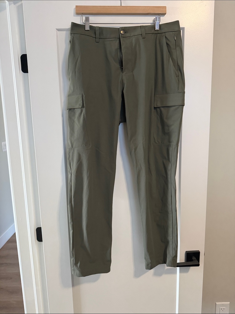 lululemon ABC Cargo Pant *Warpstreme – Army Green 33x32